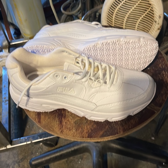 NEW Fila shoes size 12 - Picture 2 of 3